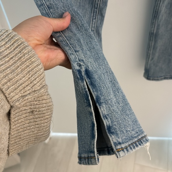 Abercrombie & Fitch Ultra High Rise The 90’s Straight Jean - Picture 5 of 6